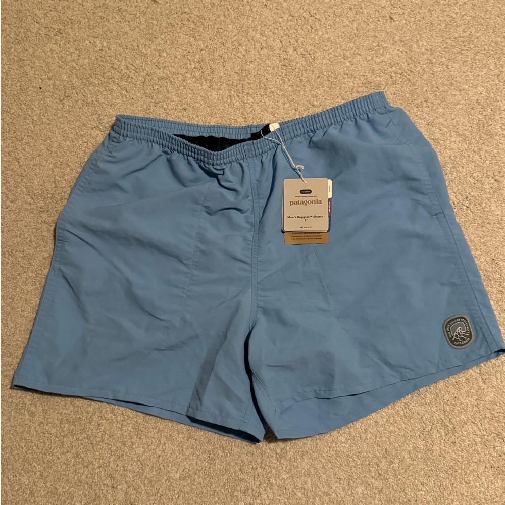 NWT Patagonia Baggies 5 inch - large